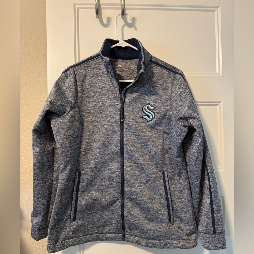 EUC Seattle Kraken women’s jacket with zipper pockets